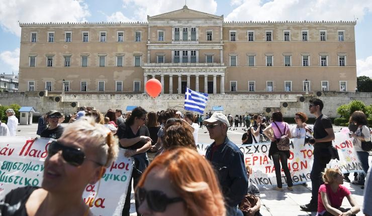 Protestors outside the Hellenic Parliament