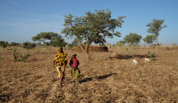 Mother and son migrating from droughts in the Horn of Africa